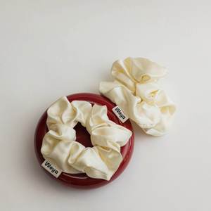 Silk Scrunchie Pearl